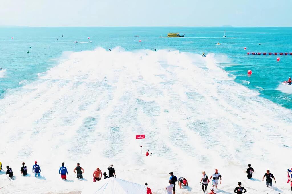 Sea View -High Floor 2 Bed Room Excellent Location Pattaya Exterior photo