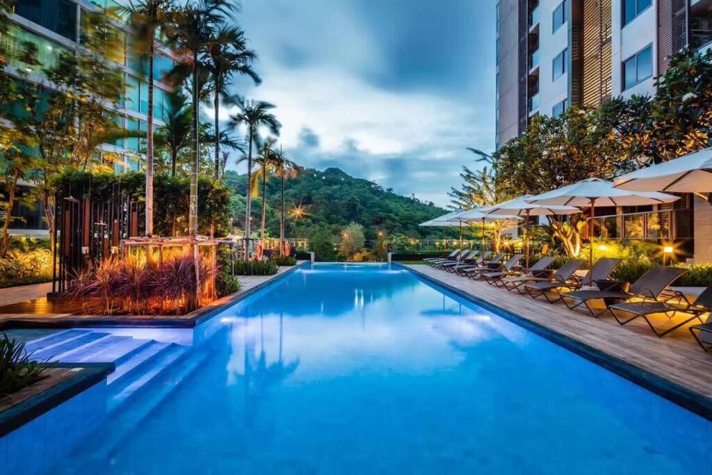 Sea View -High Floor 2 Bed Room Excellent Location Pattaya Exterior photo